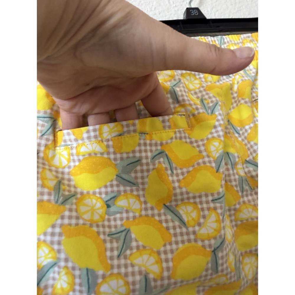 Lands End Womens Shorts Size 8 Yellow Lemon Print Mid Rise Cotton Chino - Picture 7 of 15